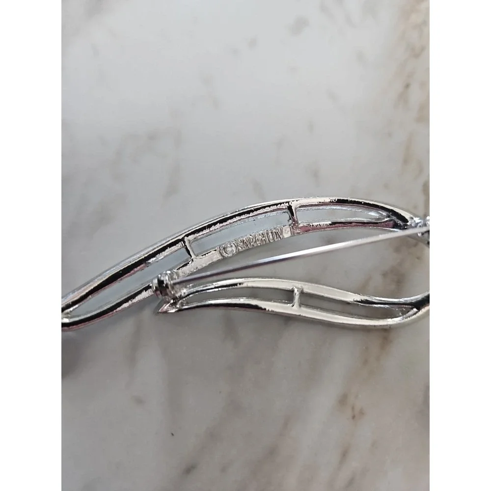 Vintage SARA COVENTRY‎ Silver Tone Textured Brooch Pin